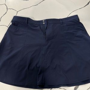 Eddie Bauer activewear skort in navy. Size 16.